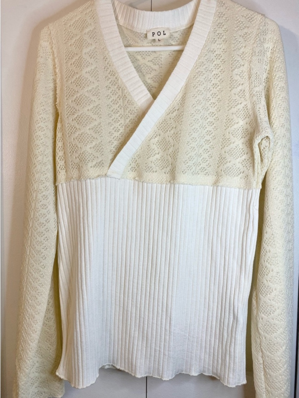 POL Two-Tone Cream V-Neck Knit Sweater (Size L, Ptp 17') - Picture 2 of 5